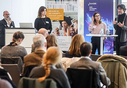 Das Team von bwcon GmbH, der BBQ Bildung und Berufliche Qualifizierung gGmbH sprechen über die Chancen und Tücken der digitalen Lernformate.