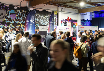 Begegnungen in der Experience Area auf dem Hightech Summit 2025 im INNOPORT Reutlingen