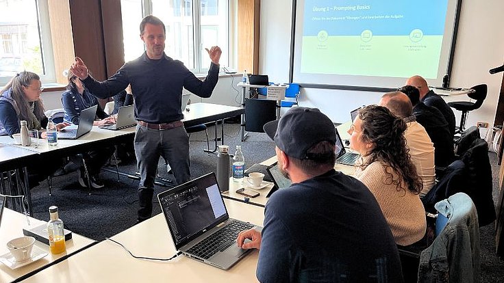 Vom Impuls zur Umsetzung: Wie Unternehmen generative KI und Automatisierung im Alltag nutzen